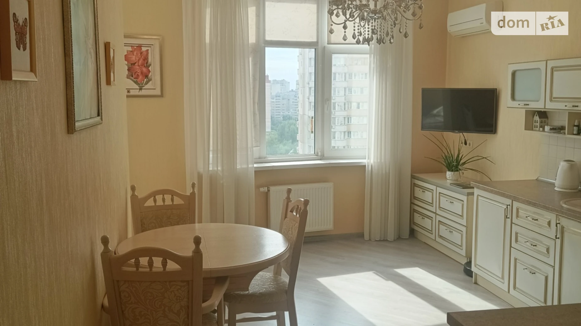 Продається 1-кімнатна квартира 55 кв. м у Києві, вул. Ахматової Анни, 22 - фото 2