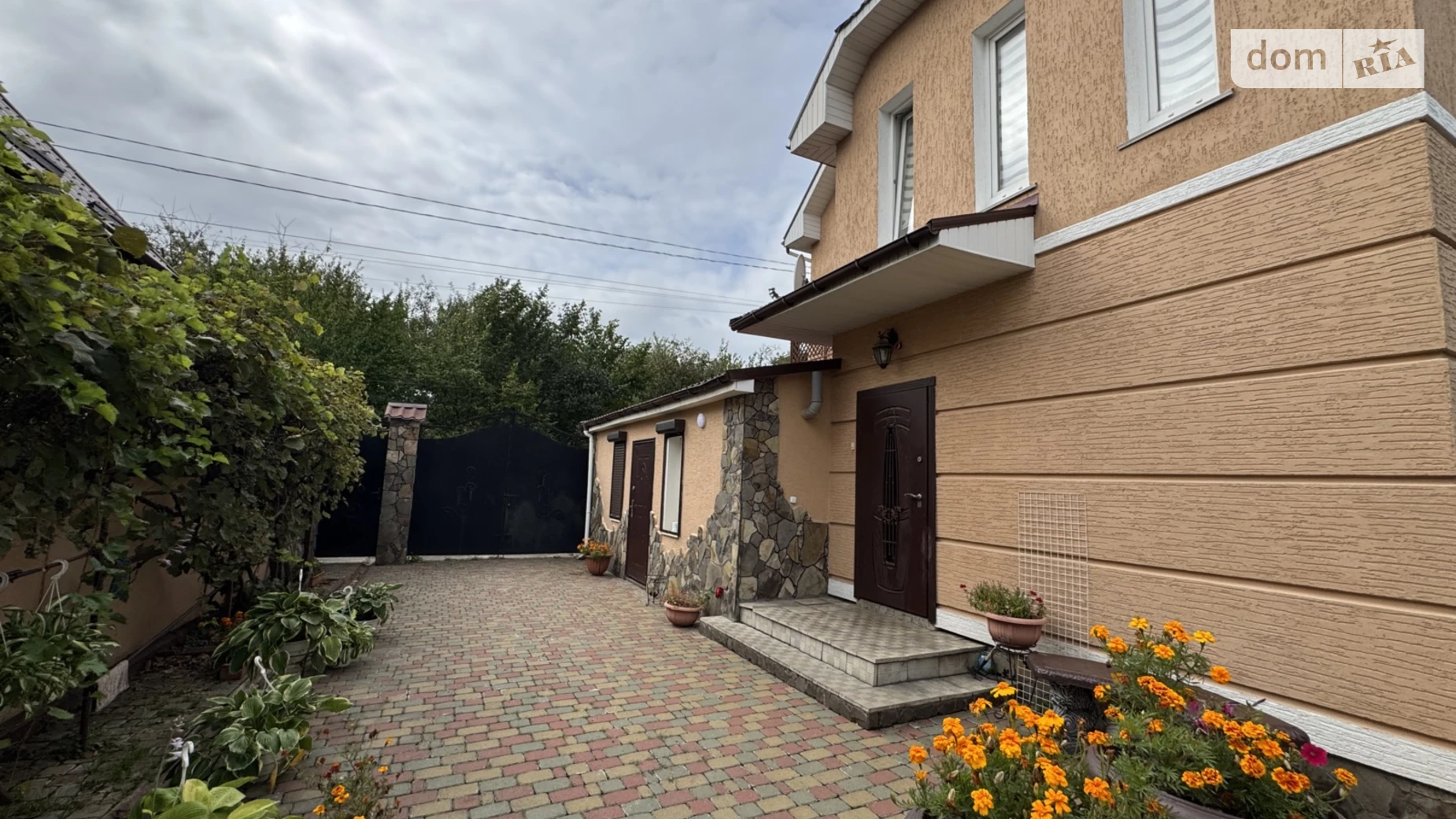 Продается дом на 2 этажа 184.2 кв. м с гаражом, цена: 134999 $ - фото 3