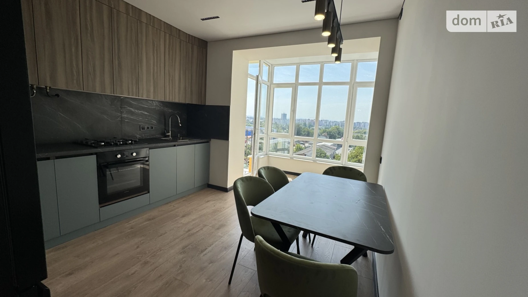 Продается 1-комнатная квартира 49 кв. м в Черновцах, ул. Николаевская, 39 - фото 2