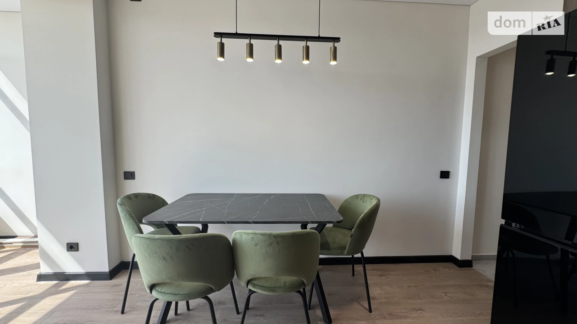 Продается 1-комнатная квартира 49 кв. м в Черновцах, ул. Николаевская, 39 - фото 5