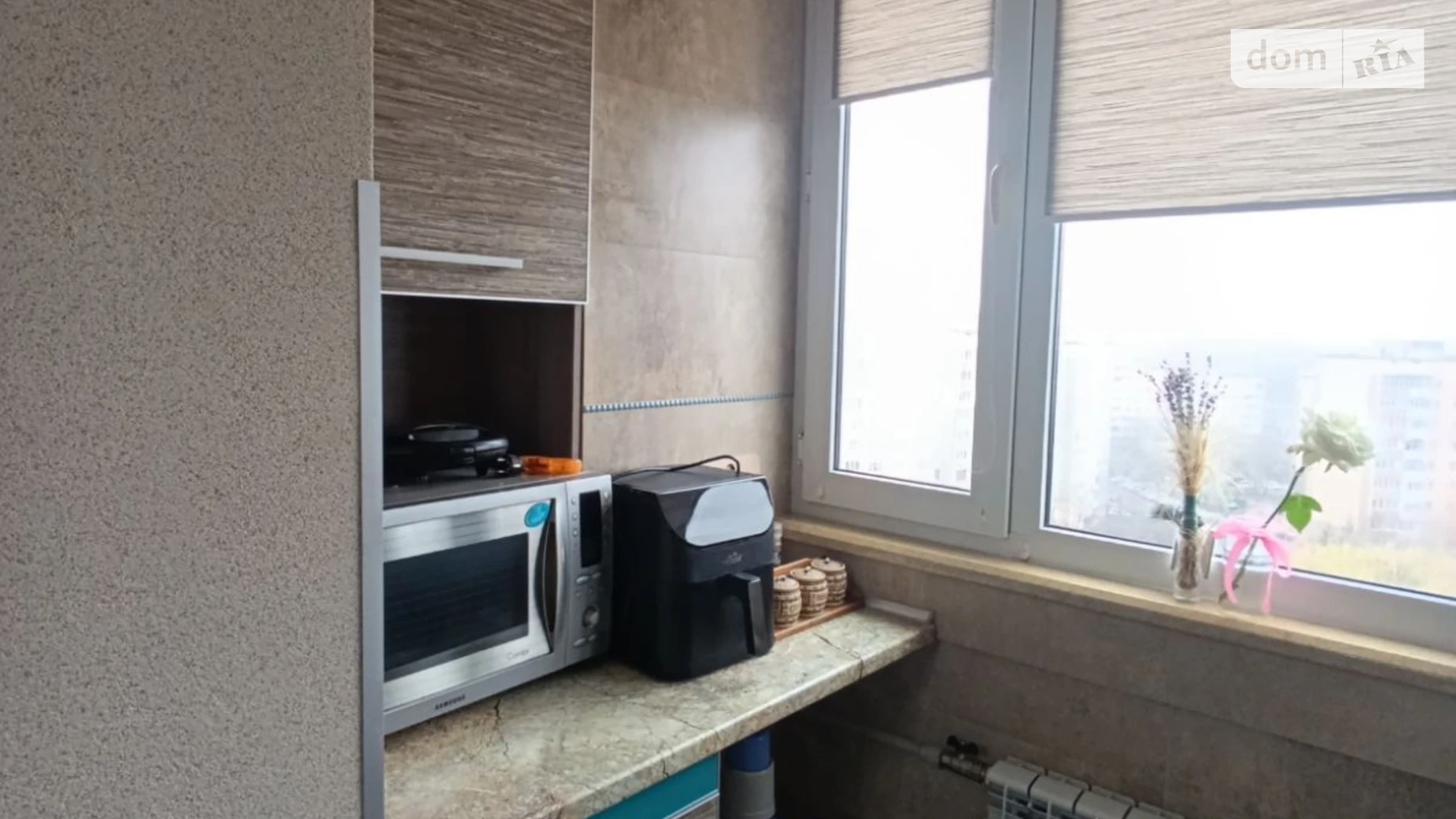 Продается 3-комнатная квартира 66.3 кв. м в Ровно, ул. Шухевича Романа, 22 - фото 2