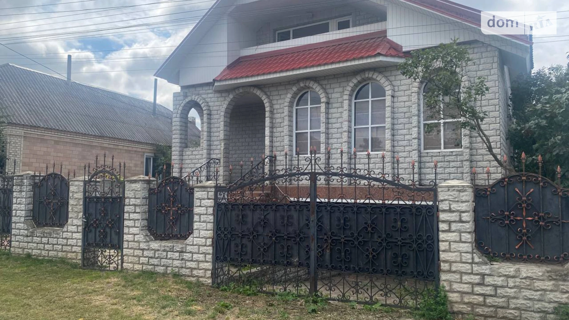 Продается дом на 2 этажа 220 кв. м с верандой, цена: 55000 $ - фото 2