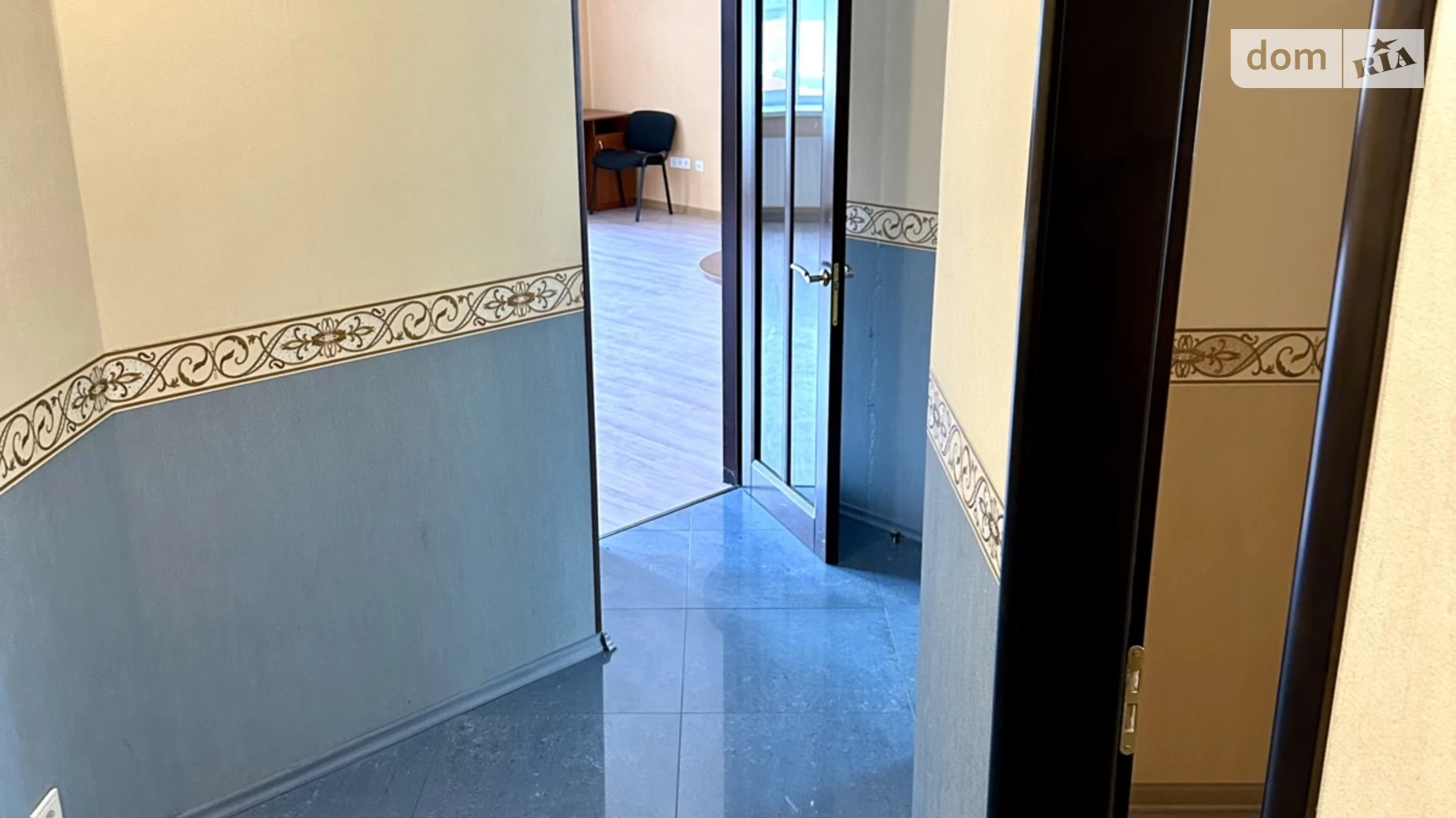 Продается офис 155 кв. м в бизнес-центре, цена: 135000 $ - фото 4