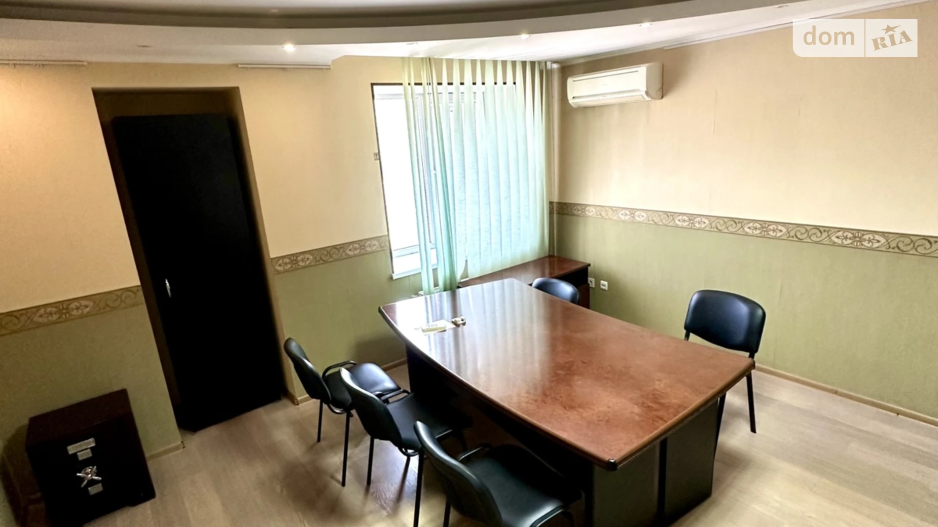 Сдается в аренду офис 155 кв. м в бизнес-центре, цена: 750 $ - фото 2