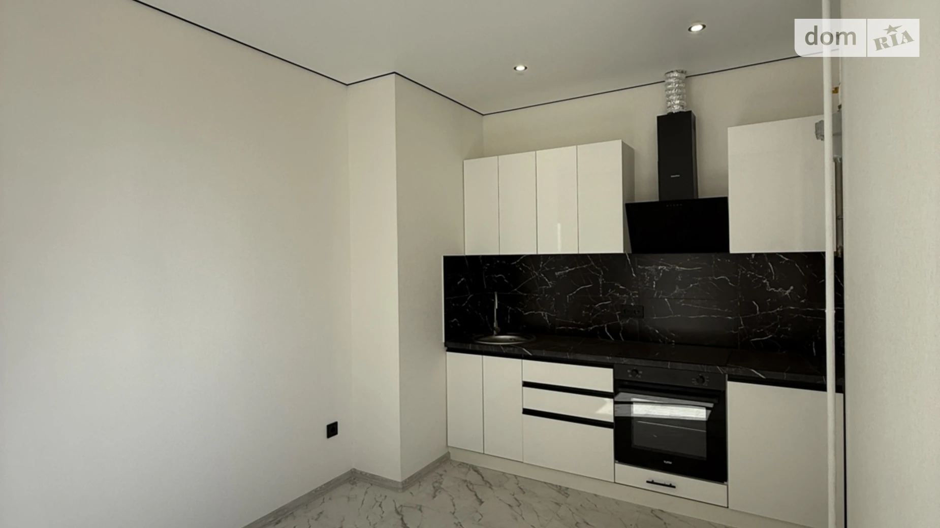 Продається 2-кімнатна квартира 43 кв. м у Лиманці, вул. Будівельна, 50А - фото 2