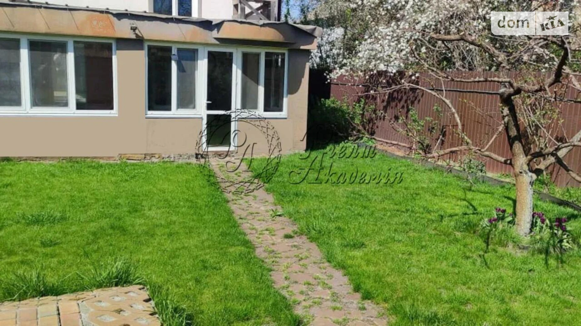 Сдается в аренду дом на 2 этажа 155 кв. м с камином, цена: 800 € - фото 3