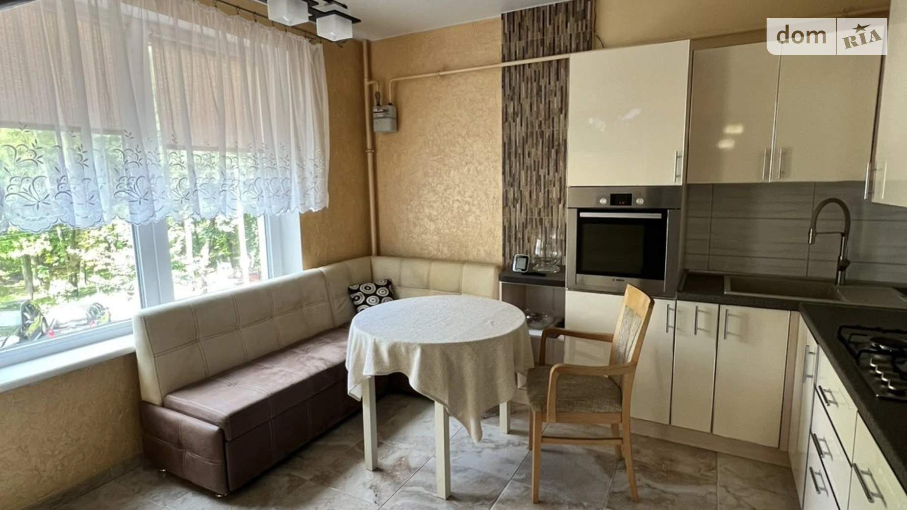 Сдается в аренду 1-комнатная квартира 54.6 кв. м в Львове, ул. Скниловская, 77А - фото 3