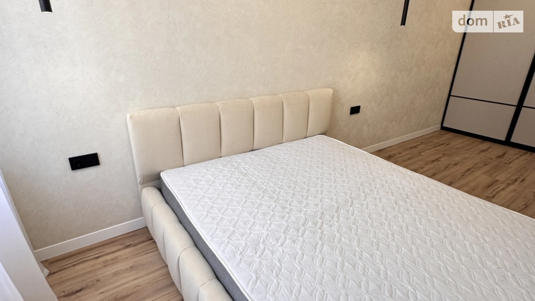 Продается 1-комнатная квартира 40 кв. м в Ирпене, ул. Университетская(Карла Маркса), 1М - фото 2