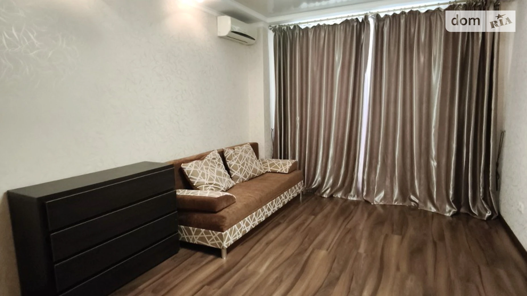 Продается 1-комнатная квартира 43.2 кв. м в Одессе, мас. Радужный - фото 3