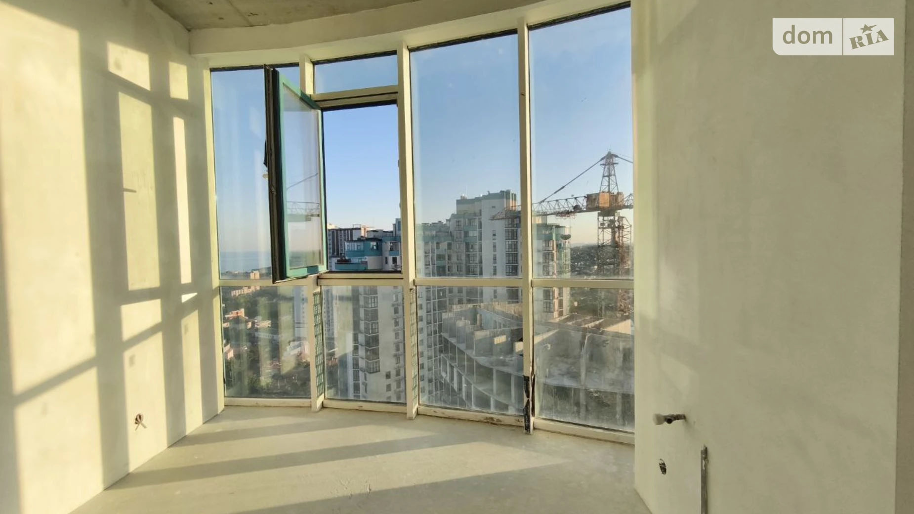 Продается 1-комнатная квартира 70 кв. м в Одессе, Фонтанская дор. - фото 2