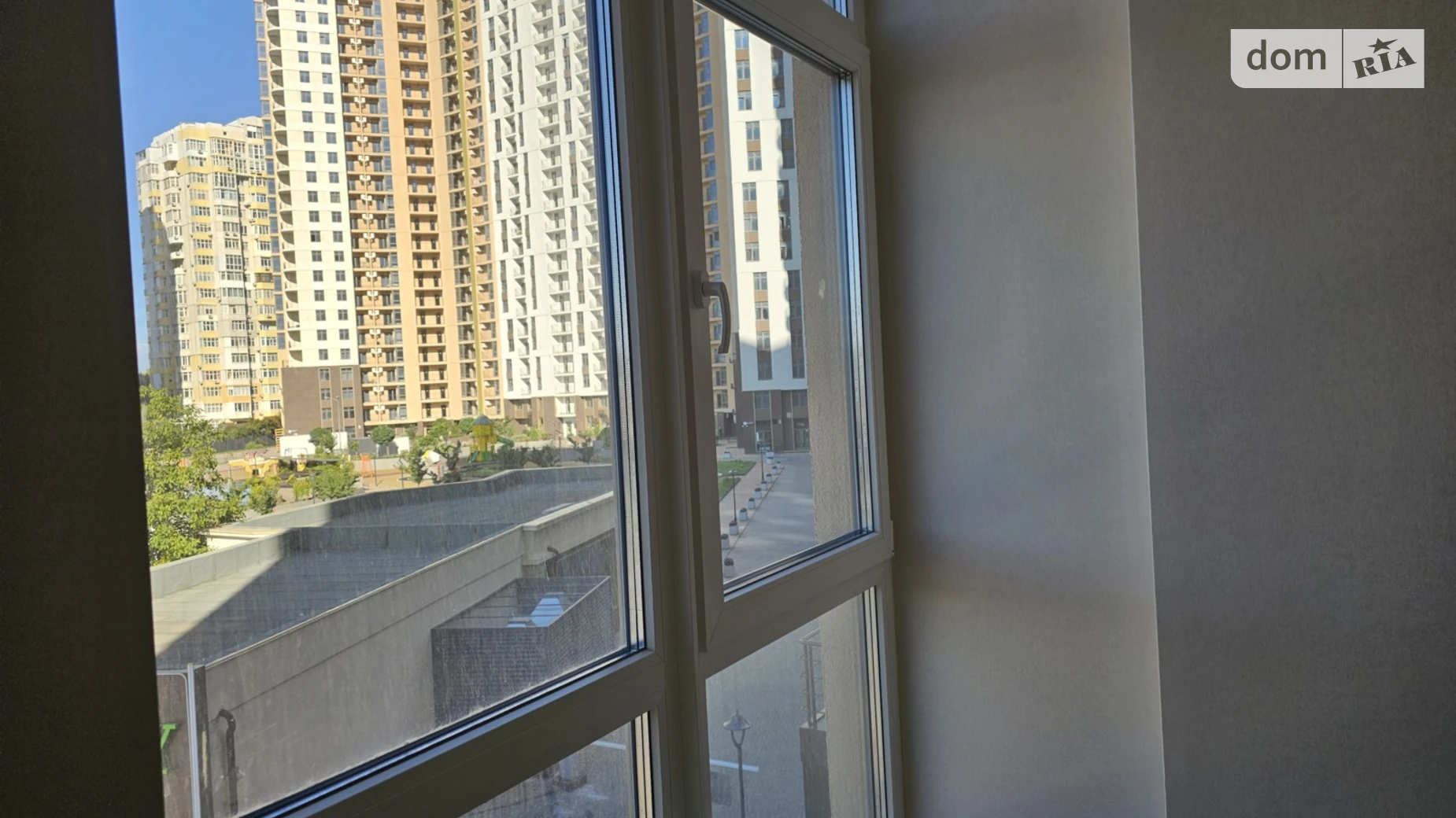 Продается 2-комнатная квартира 67 кв. м в Одессе, ул. Краснова, 1В - фото 3