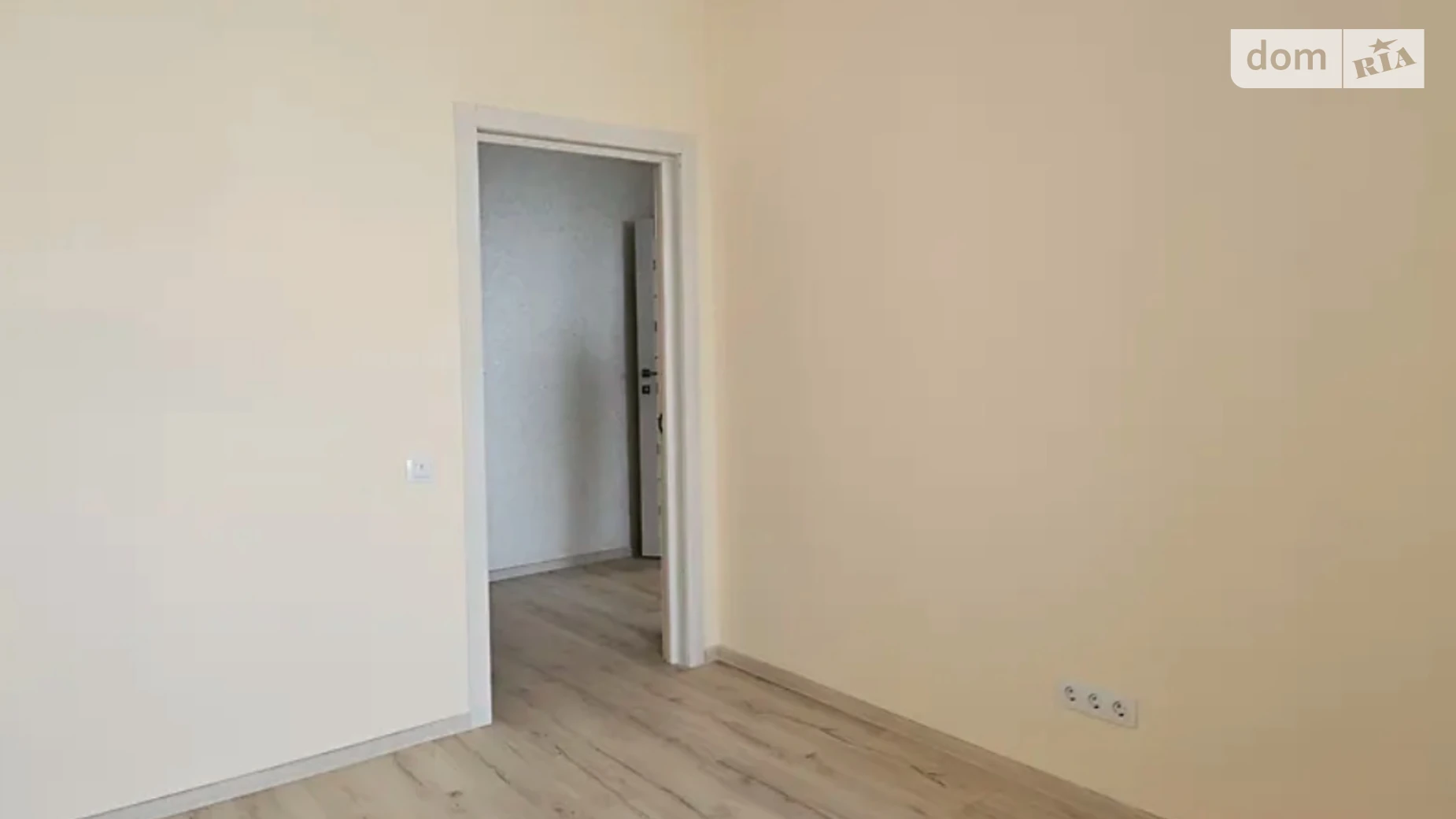 Продается 1-комнатная квартира 38 кв. м в Ровно, ул. Соборная, 289 - фото 2