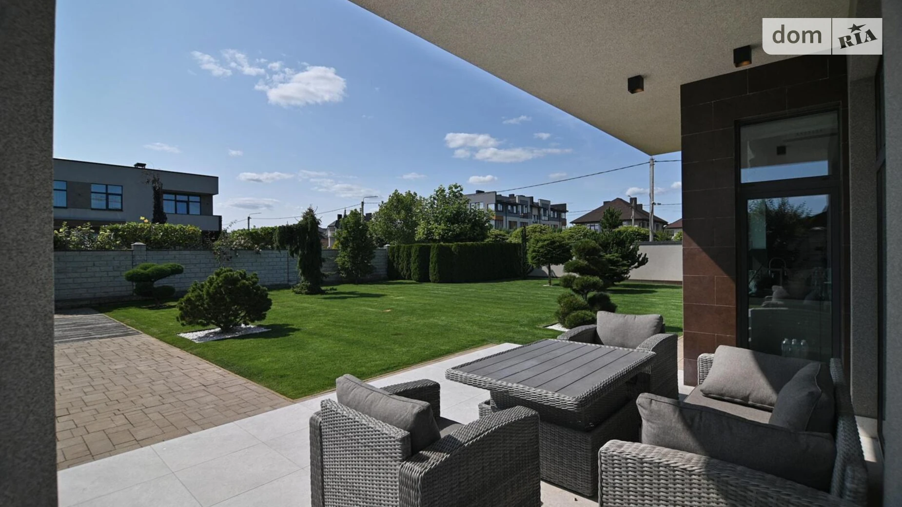 Продается дом на 2 этажа 298.4 кв. м с гаражом, цена: 850000 $ - фото 3