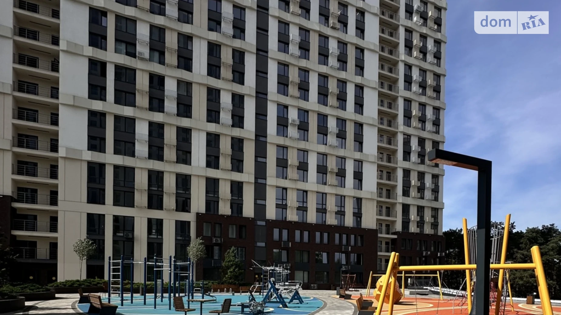 Продается 3-комнатная квартира 103 кв. м в Киеве, ул. Князя Романа Мстиславича(Генерала Жмаченко), 22А - фото 2