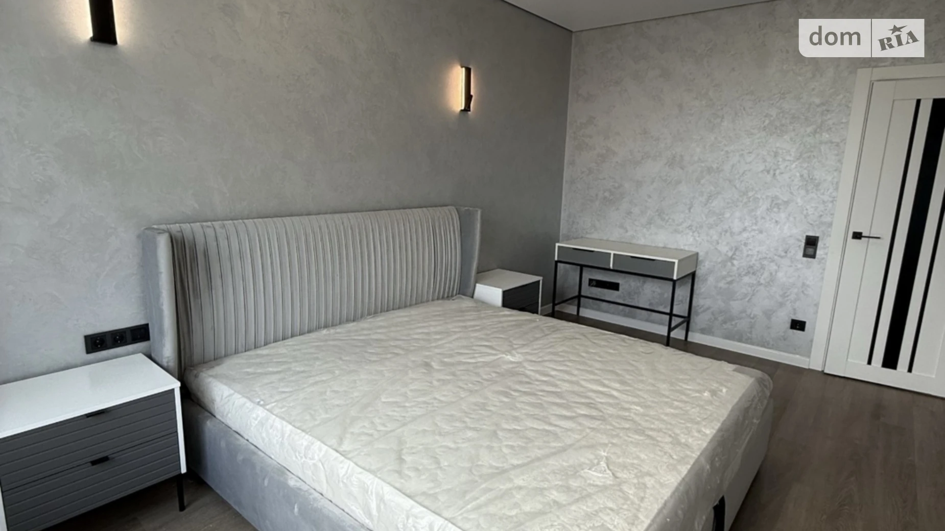 Продается 1-комнатная квартира 45.6 кв. м в Ровно, ул. Николая Боголюбова, 1Л - фото 2