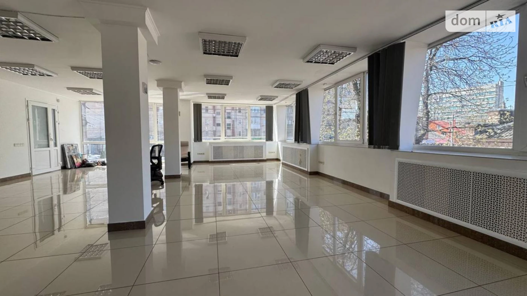 Сдается в аренду офис 271 кв. м в бизнес-центре, цена: 58000 грн - фото 2