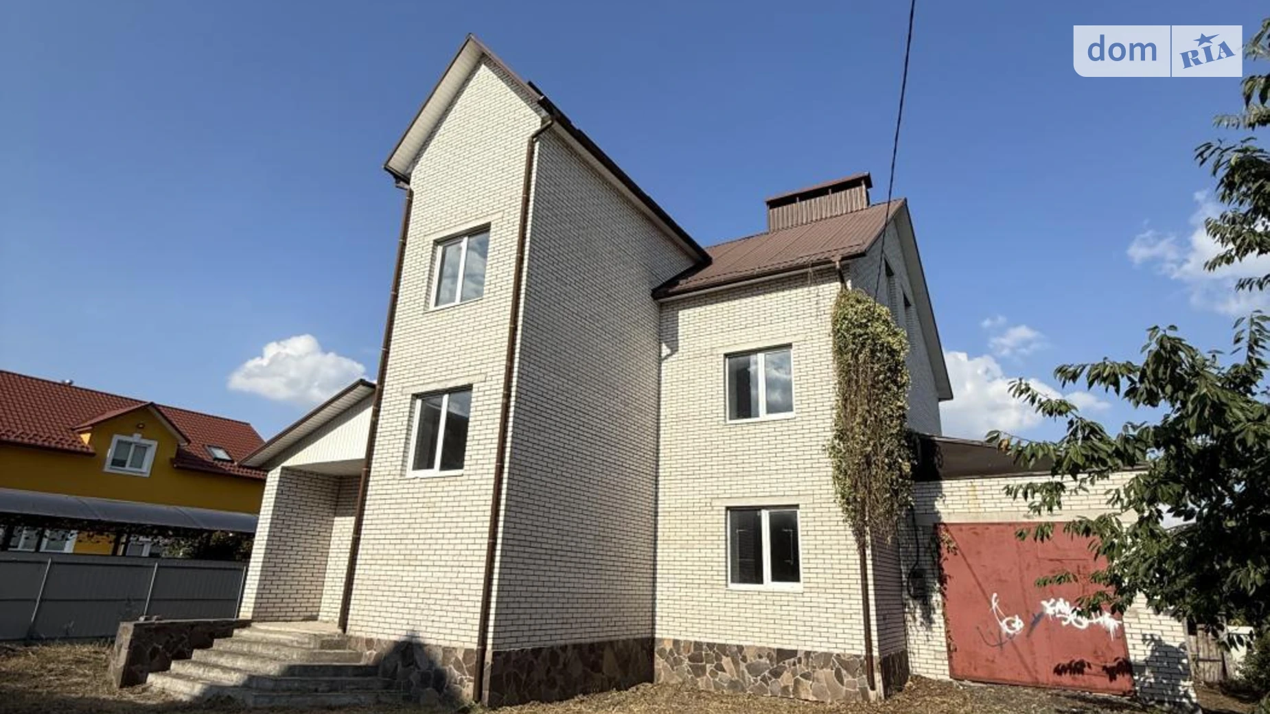 Продается дом на 2 этажа 278 кв. м с камином, цена: 95000 $ - фото 2