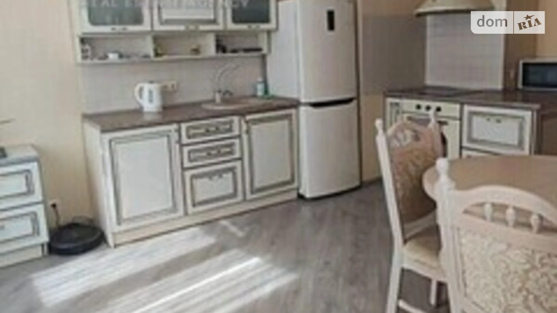 Продается 1-комнатная квартира 55 кв. м в Киеве, ул. Анны Ахматовой, 22 - фото 2