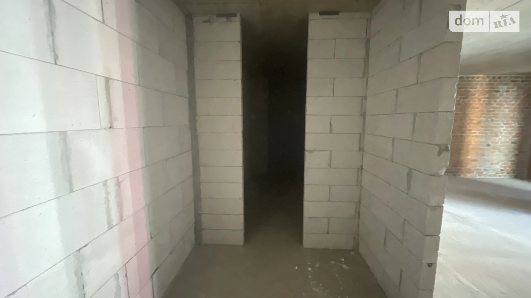 Продается 2-комнатная квартира 59 кв. м в Ивано-Франковске, ул. Хриплинская, 9 - фото 2