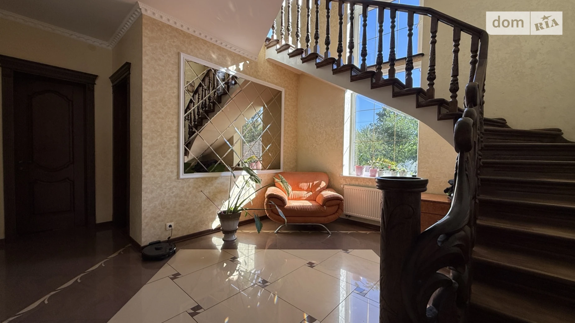 Сдается в аренду дом на 2 этажа 180 кв. м с камином, цена: 700 € - фото 2