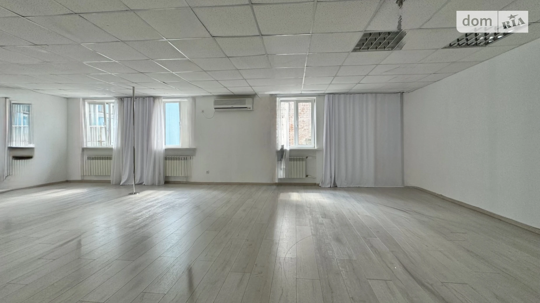 Сдается в аренду офис 105 кв. м в бизнес-центре, цена: 32000 грн - фото 2