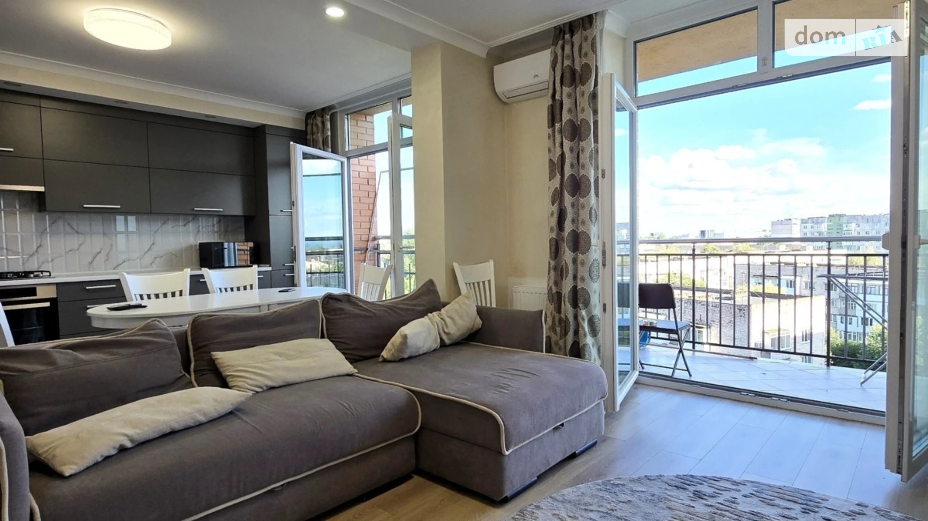 Продается 3-комнатная квартира 96.5 кв. м в Черновцах - фото 5