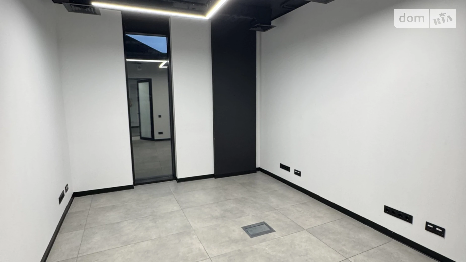 Сдается в аренду офис 288 кв. м в бизнес-центре, цена: 6624 $ - фото 5