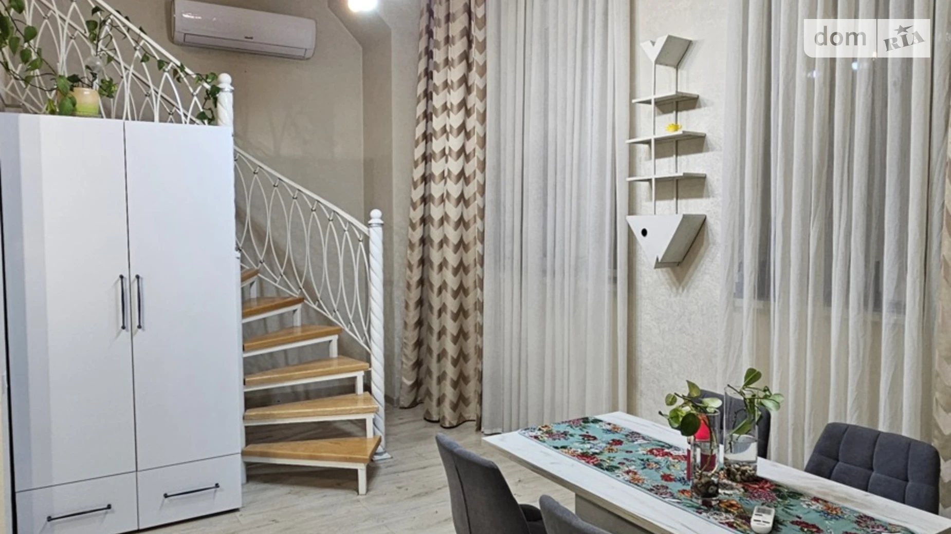 Продается 1-комнатная квартира 56.6 кв. м в Черновцах, ул. Прутская, 29Б - фото 2