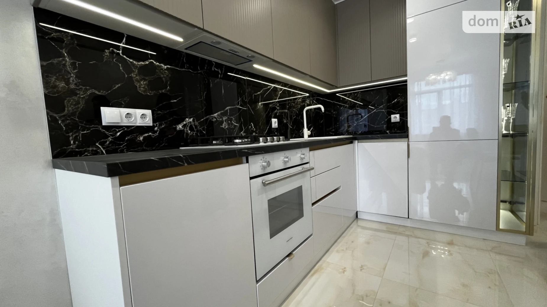 2-комнатная квартира 75 кв. м в Тернополе, ул. Киевская, 9Д - фото 5