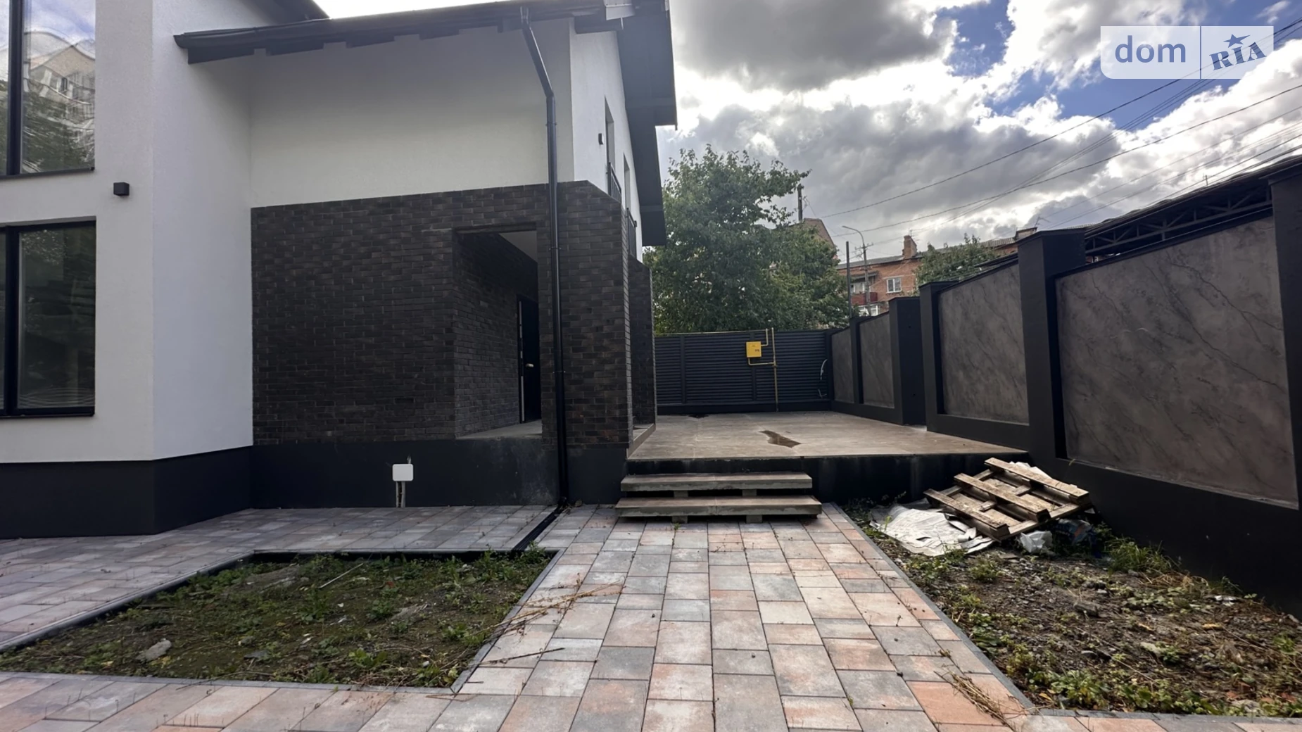 Продается дом на 2 этажа 135 кв. м с подвалом, цена: 200000 $ - фото 2