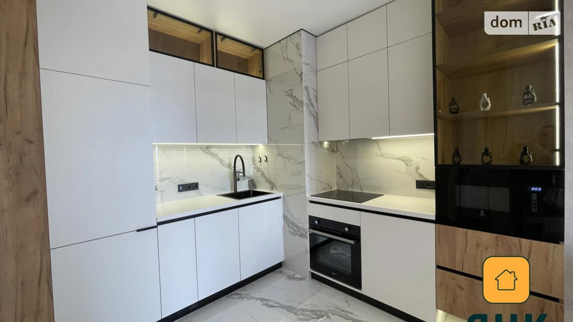 Продается 1-комнатная квартира 46 кв. м в Одессе, ул. Генуэзская, 1/1 - фото 2