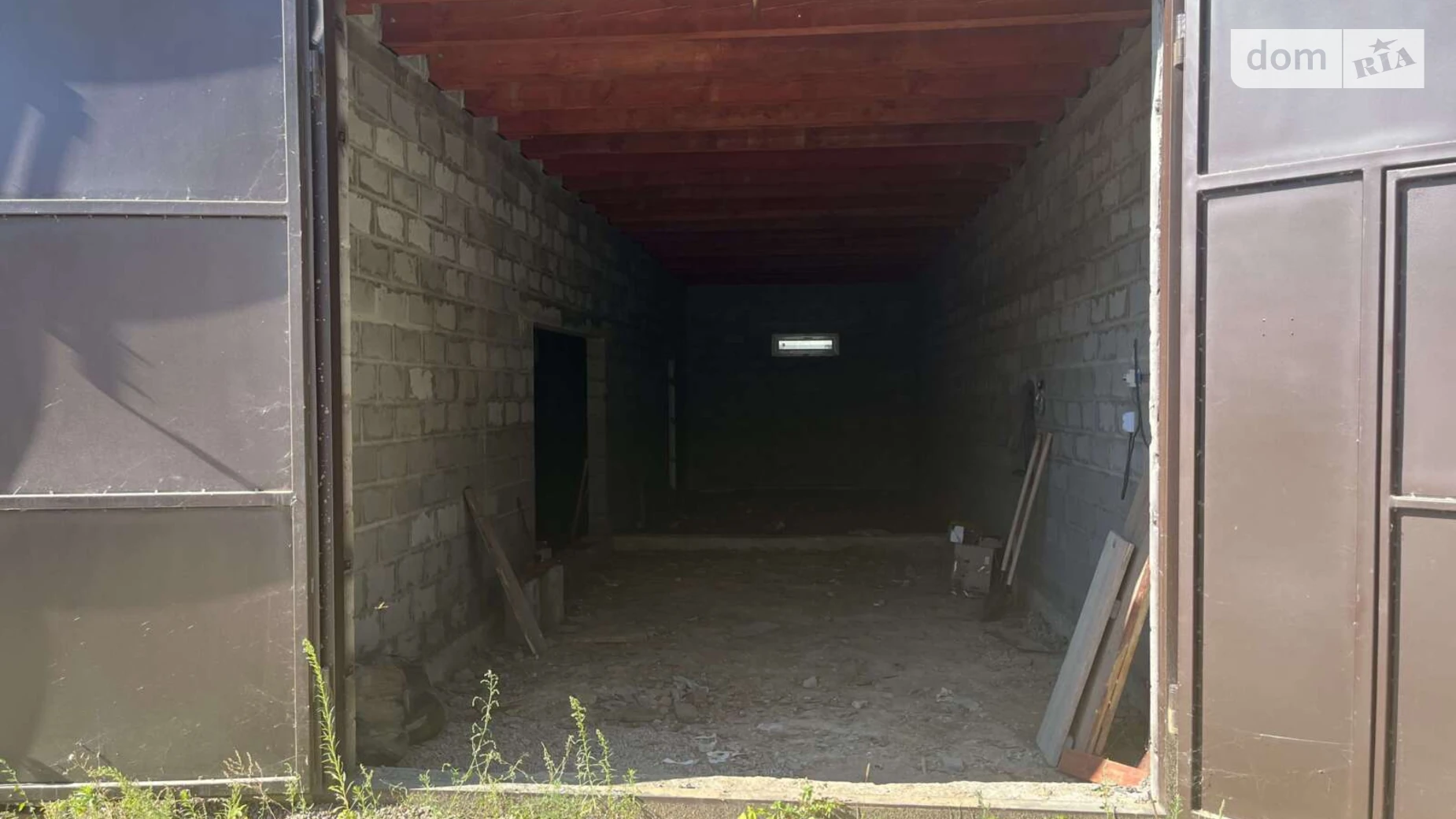 Продается отдельно стоящий гараж универсальный на 183 кв. м, цена: 44000 $ - фото 4