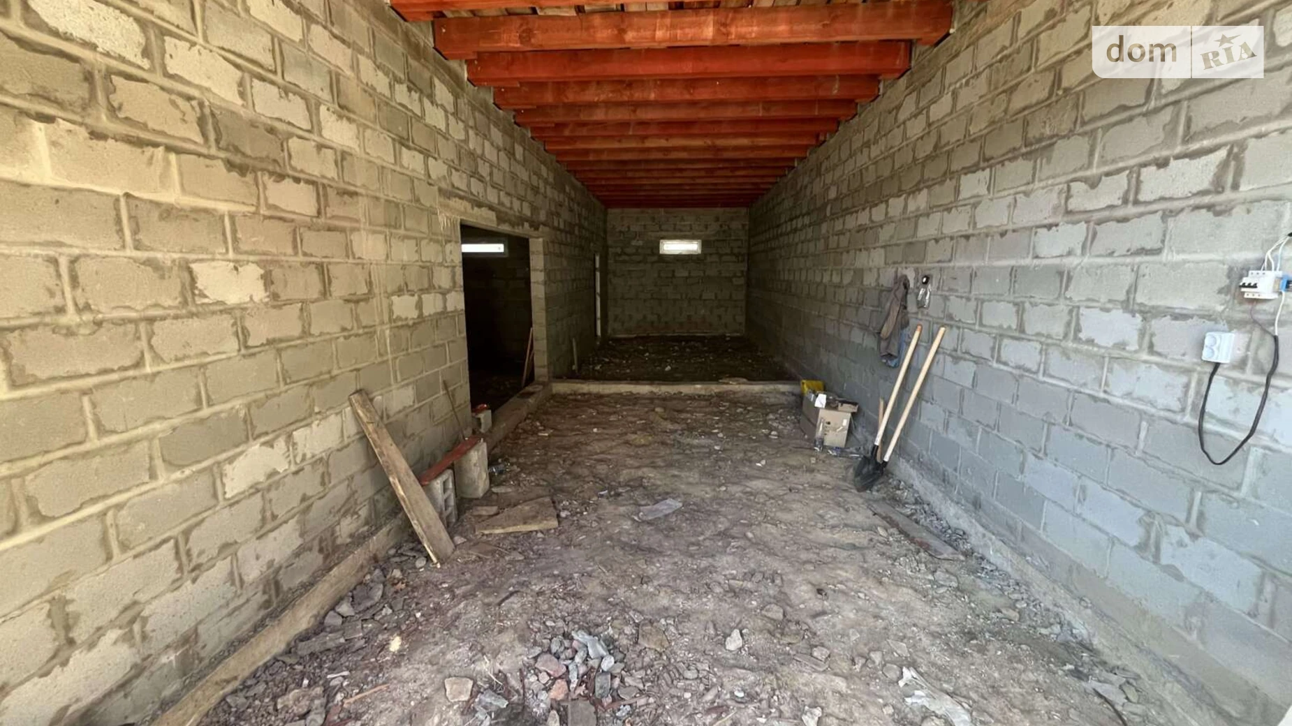 Продается отдельно стоящий гараж универсальный на 183 кв. м, цена: 44000 $ - фото 5