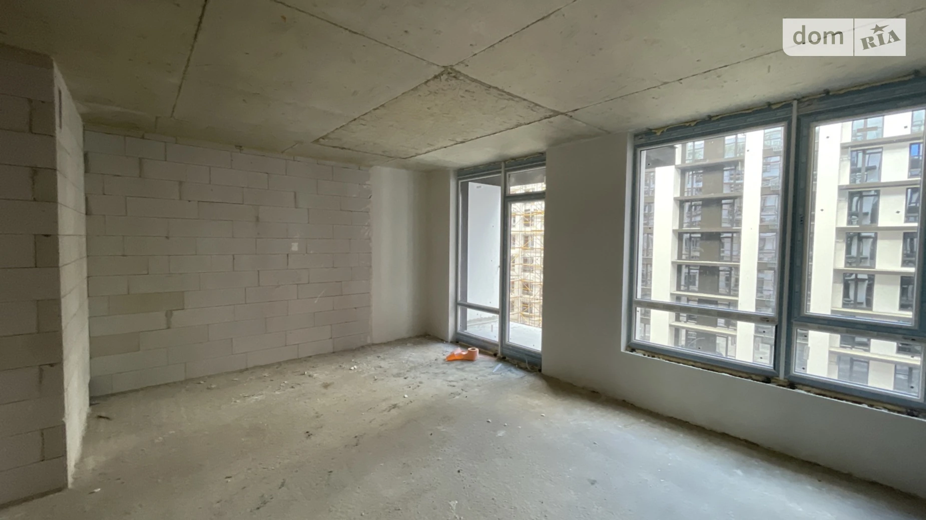 Продается 1-комнатная квартира 62 кв. м в Ивано-Франковске, ул. Левицкого Романа, 10 - фото 2