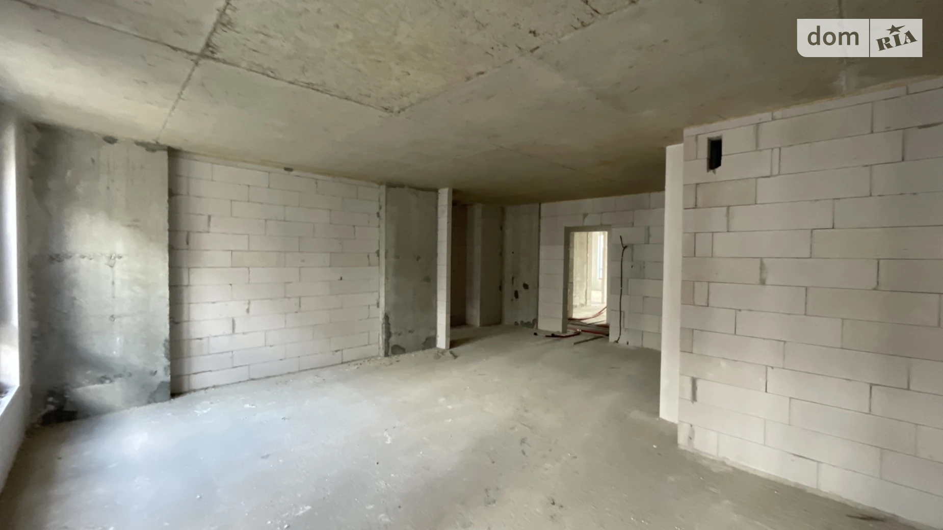 Продается 1-комнатная квартира 62 кв. м в Ивано-Франковске, ул. Левицкого Романа, 10 - фото 3