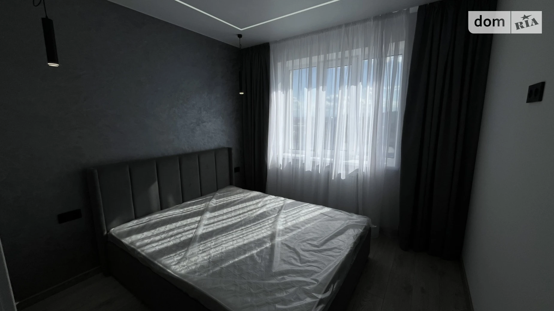 Продается 1-комнатная квартира 46 кв. м в Ивано-Франковске, ул. Высочана Семена - фото 2