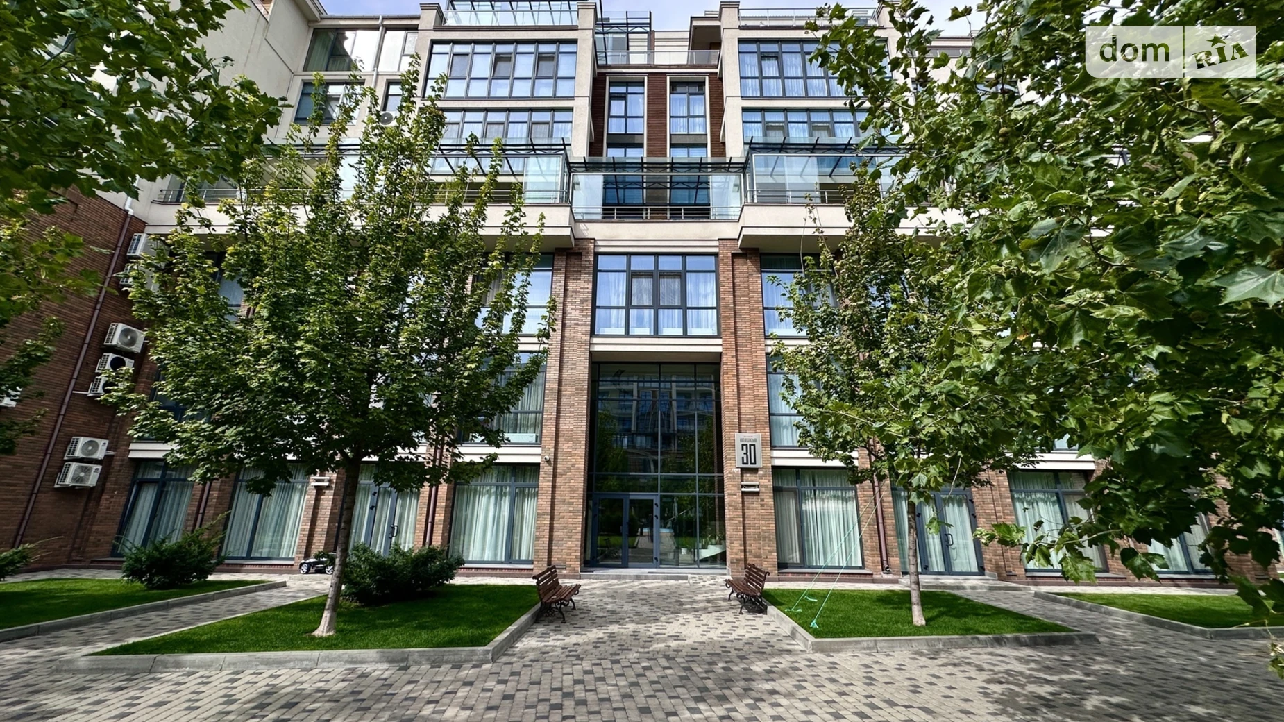 Продается 2-комнатная квартира 67.2 кв. м в Днепре, ул. Кулишивська, 30 - фото 2