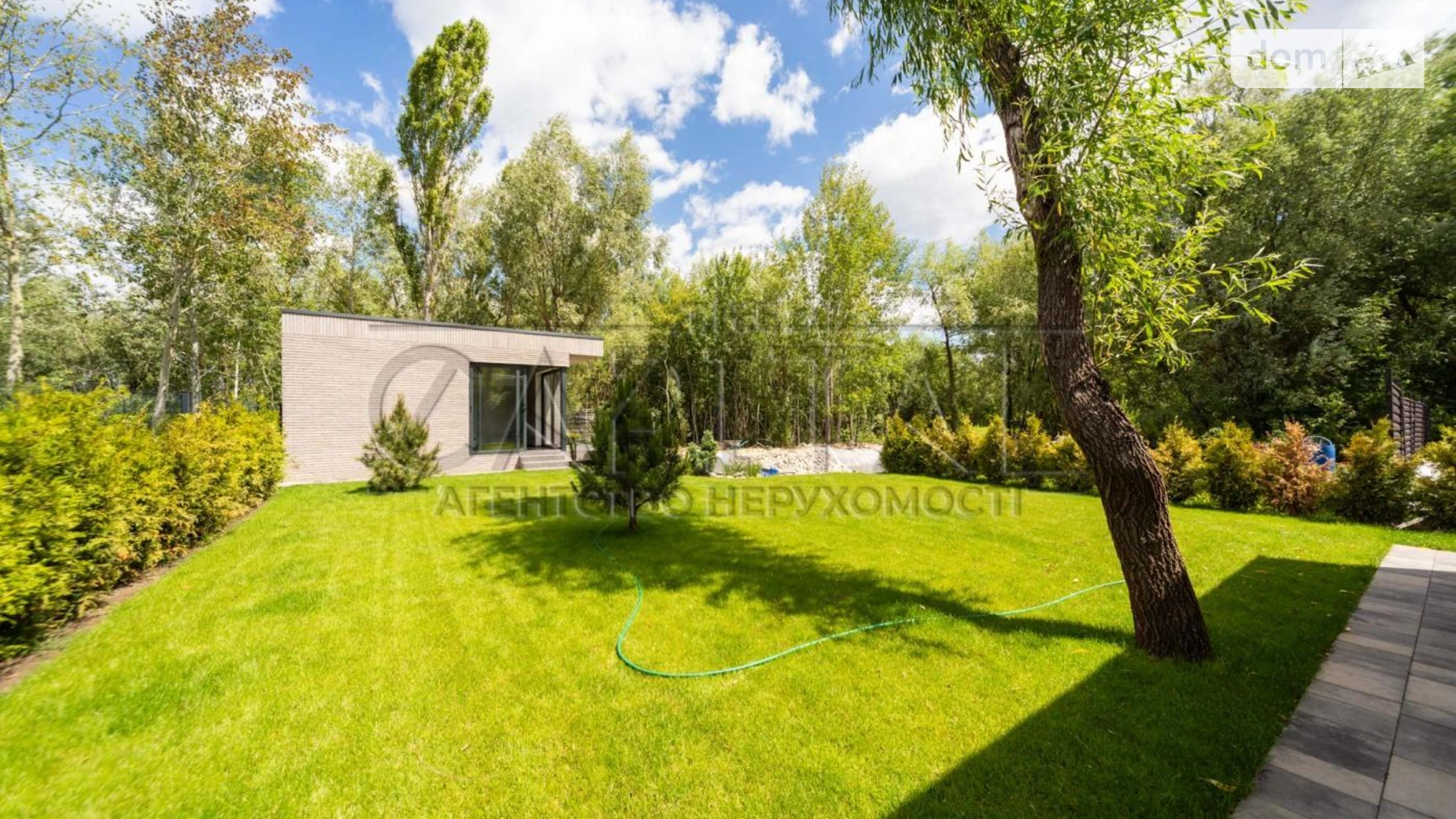 Продается дом на 2 этажа 180 кв. м с бассейном, цена: 370000 $ - фото 2