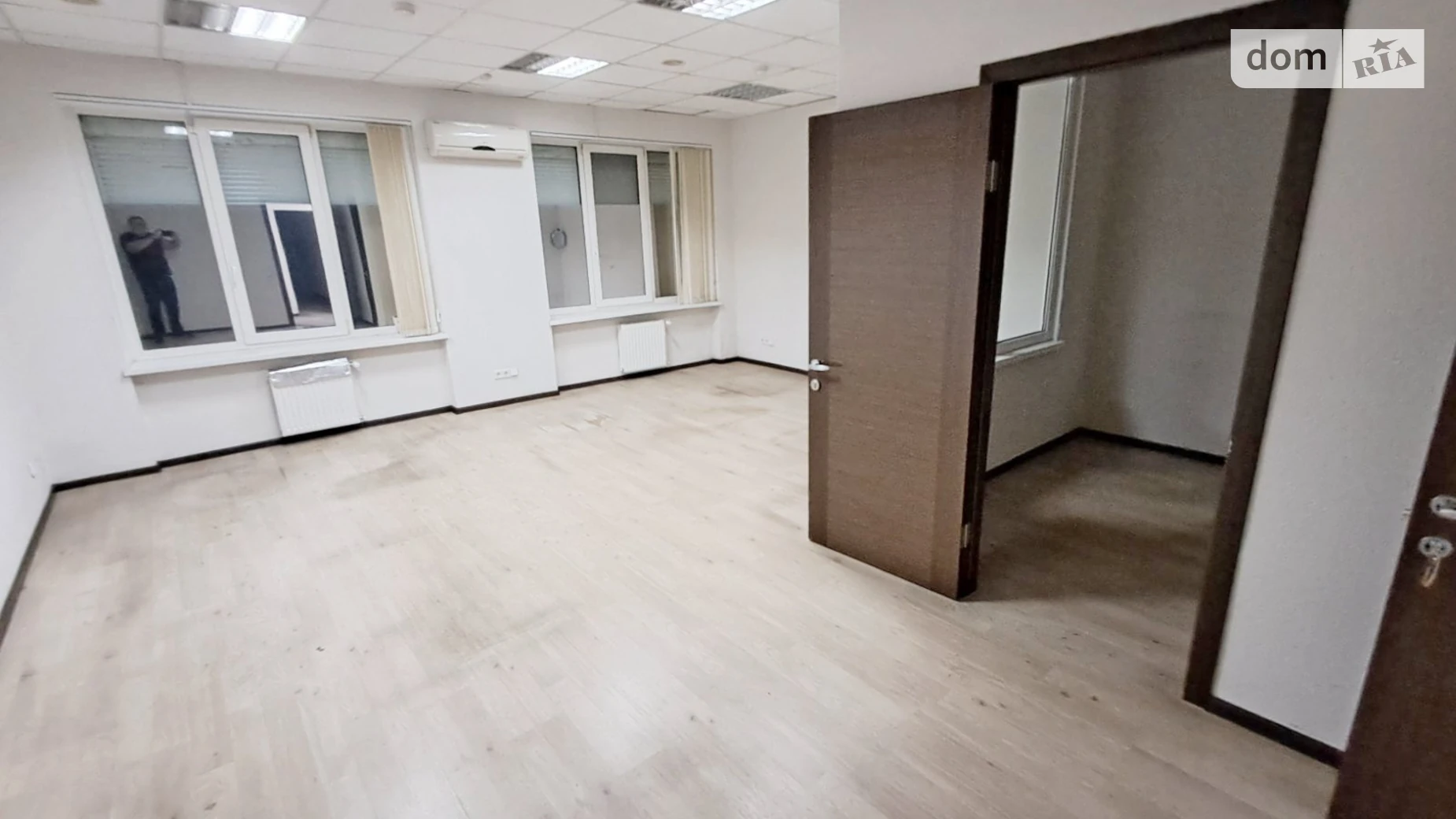 Сдается в аренду офис 47.5 кв. м в бизнес-центре, цена: 12020 грн - фото 2