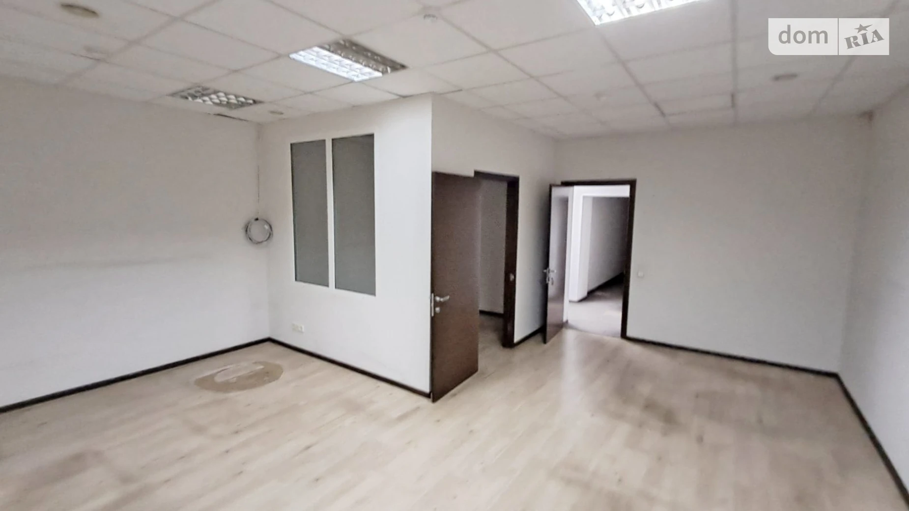Сдается в аренду офис 47.5 кв. м в бизнес-центре, цена: 12020 грн - фото 3