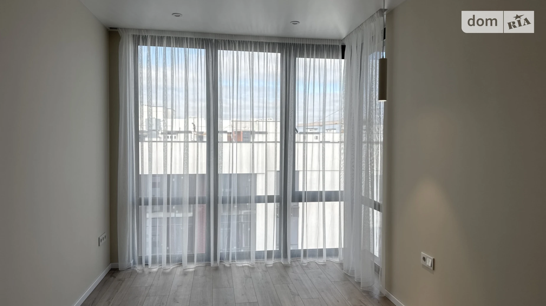 Продается 1-комнатная квартира 39.3 кв. м в Ивано-Франковске, ул. Ленкавского, 34/6 - фото 2