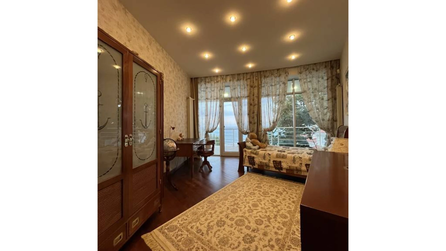 Продается дом на 3 этажа 630 кв. м с камином, цена: 3500000 $ - фото 5