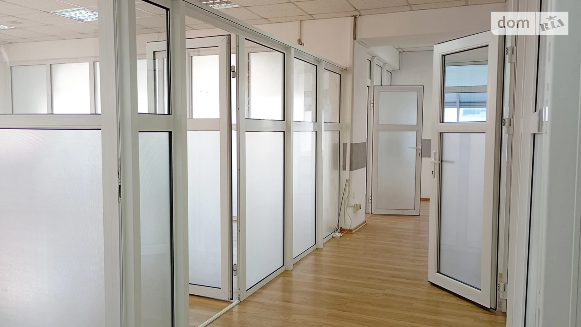 Сдается в аренду офис 168 кв. м в бизнес-центре, цена: 75500 грн - фото 3