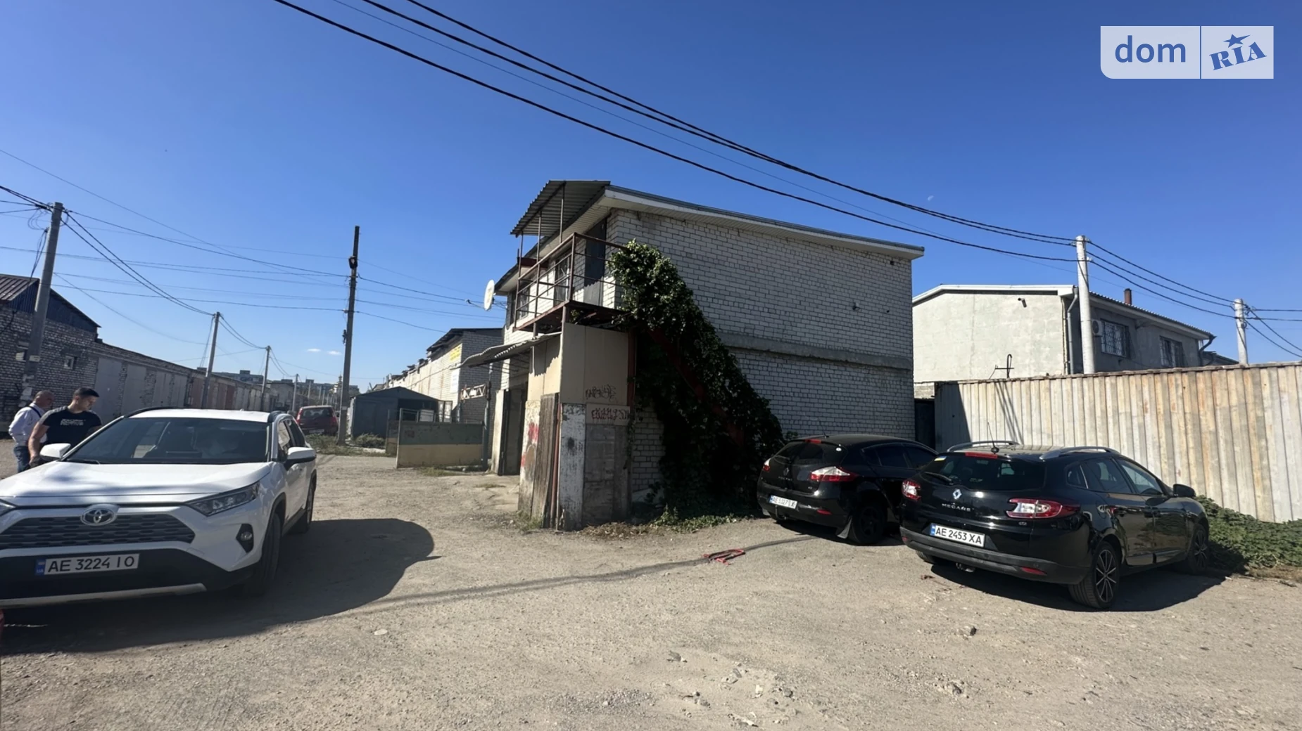 Продается отдельно стоящий гараж универсальный на 116.3 кв. м, цена: 27000 $ - фото 2
