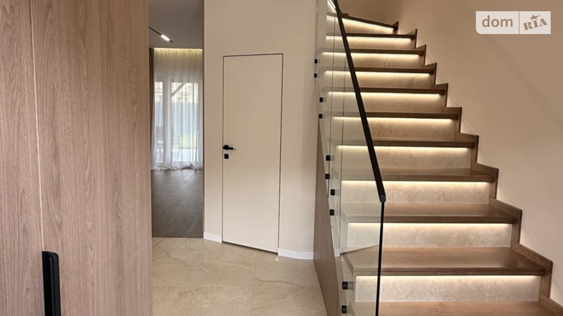 Продается дом на 2 этажа 122 кв. м с бассейном, цена: 170000 $ - фото 2