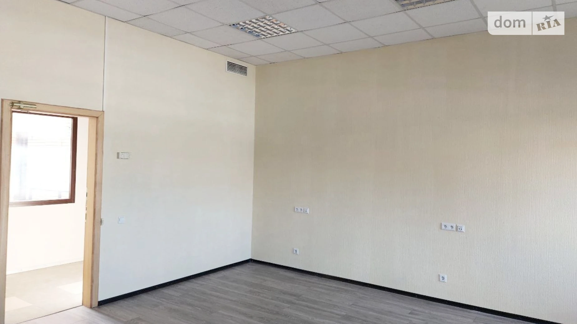 Сдается в аренду офис 48.8 кв. м в бизнес-центре, цена: 12710 грн - фото 4