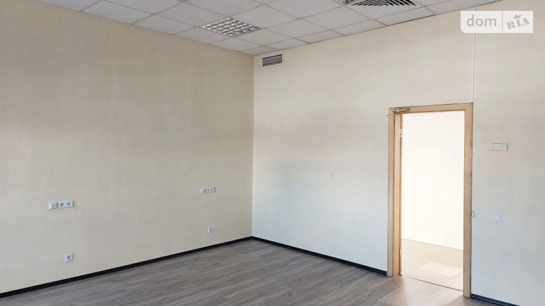 Сдается в аренду офис 48.8 кв. м в бизнес-центре, цена: 12710 грн - фото 5