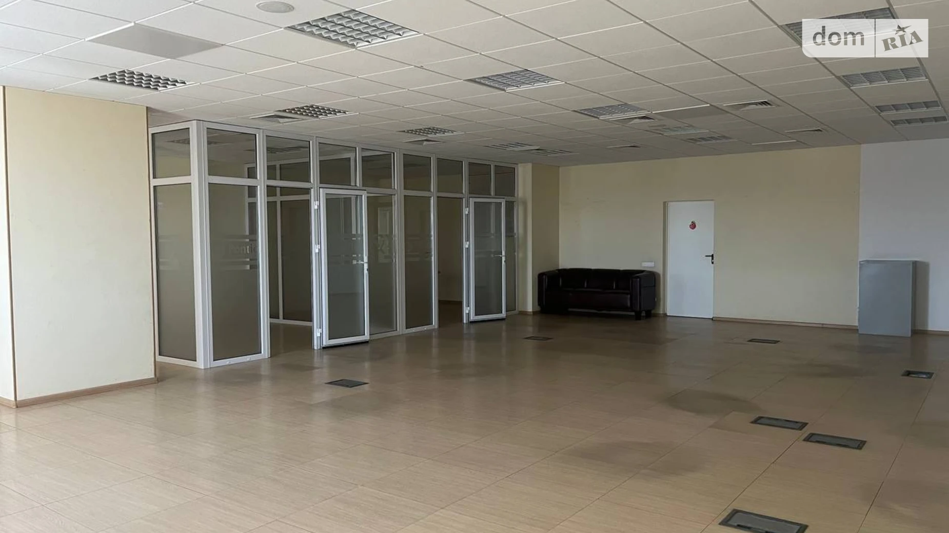 Сдается в аренду офис 140 кв. м в бизнес-центре, цена: 700 $ - фото 5