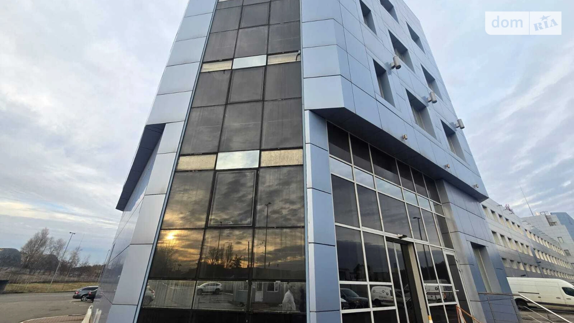 Сдается в аренду объект сферы услуг 800 кв. м в 5-этажном здании, цена: 4000 $ - фото 2