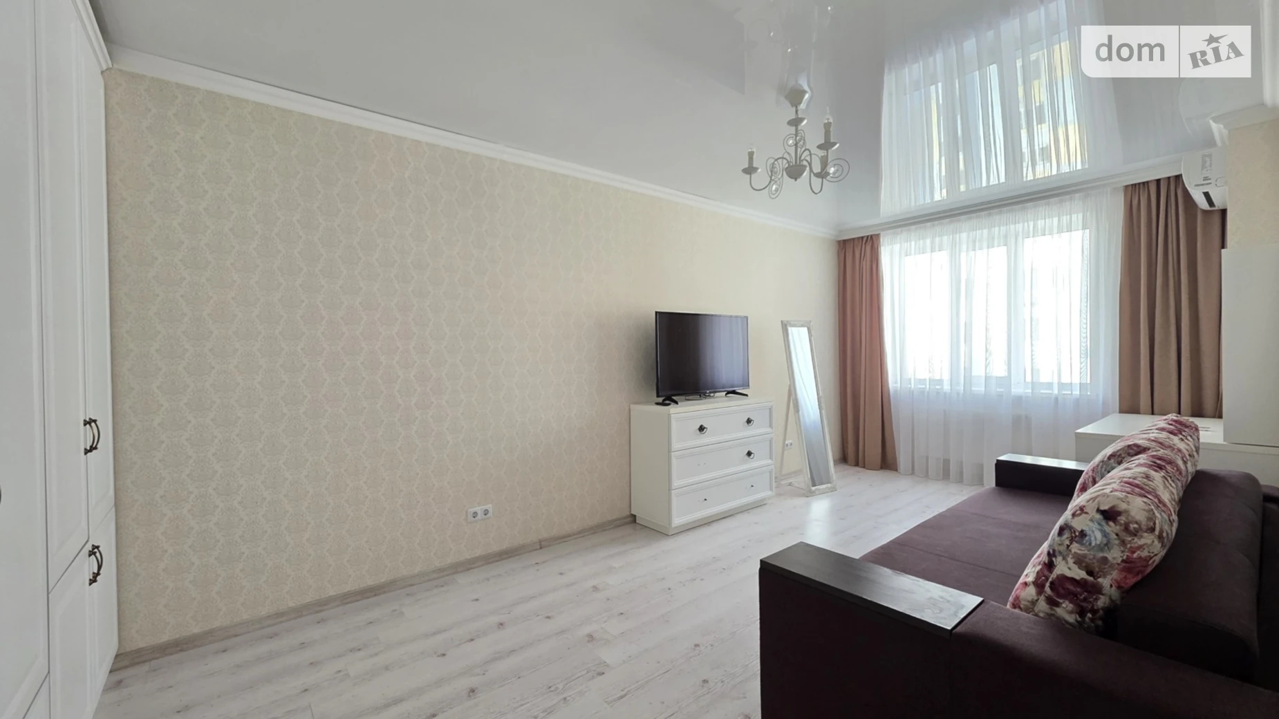 Продается 1-комнатная квартира 46 кв. м в Софиевской Борщаговке, ул. Боголюбова, 11 - фото 2